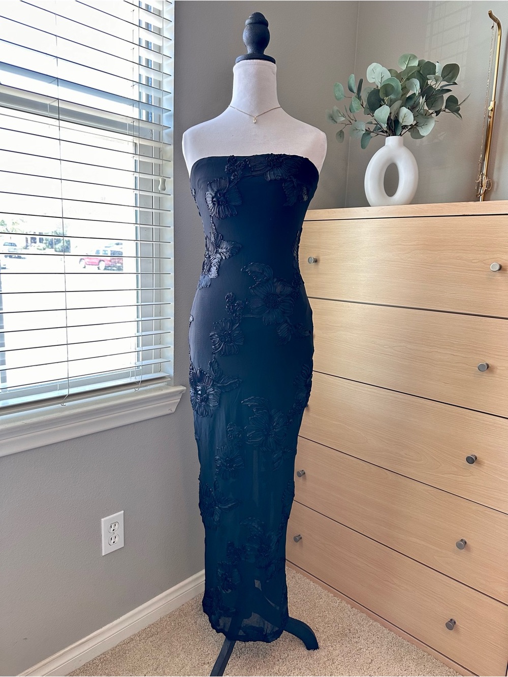 SHEIN Black Strapless Floral Appliqué Maxi Dress